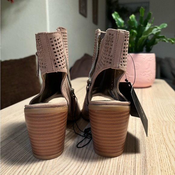 NWT F21 peep toe booties - Picture 4 of 7